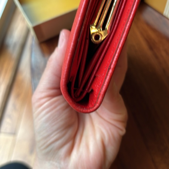 Stunning Red Leather Wallet - Picture 11 of 11